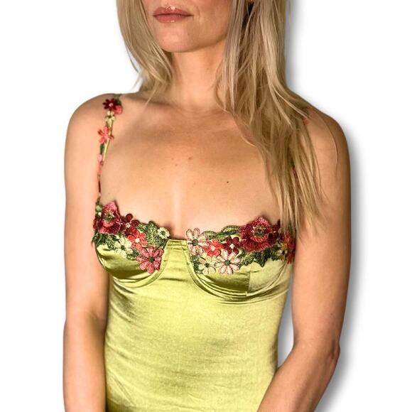 Princess Polly Lime Green Satin Mini Dress with Embroidered Flowers Size 4 -NWT - Picture 3 of 7